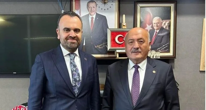 Mavi ve Kırmızı Modern Polis Haftası İg Hikayesi (850 x 455 piksel) (37)